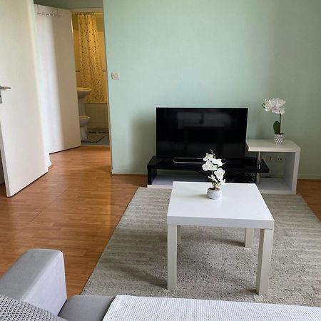 Appart Calme Avec Parking Gratuit Evry-Gregy-sur-Yerre Exterior photo